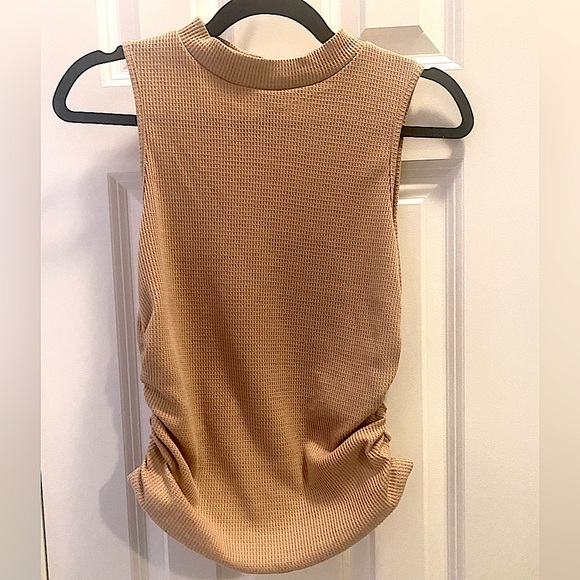 Beige Waffle Knit Muscle-Tank w/ Semi-Adjustable Cinched Sides | SHEIN Size L - Picture 1 of 4